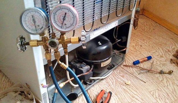 заправка холодильника дом. заправка холодильника фреоном. заправочная трубка холодильника. заправка холодильника дом. заправка холодильника фреоном.