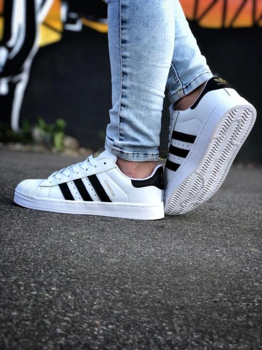 Adidas Superstar на ноге