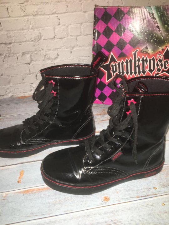 punkrose skechers