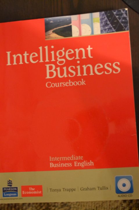 Business intermediate keys. Учебник по английскому Business фиолетово черный.