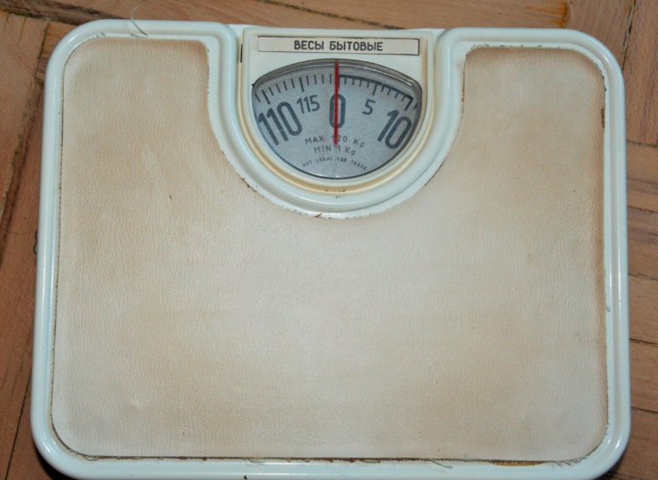 Весы напольные старые фото