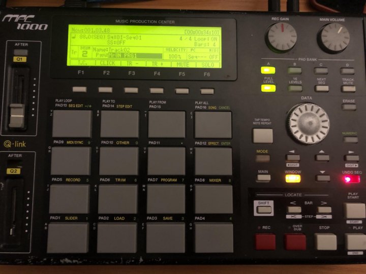 Akai Mpc 1000 Bk Akai Mpc1000bk N 中古 楽器検索デジマート