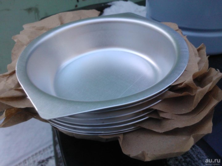 Если опустить металлическую миску в воду то. Алюминиевая тарелка. Алюминиевые блюдца. Железная тарелка. Алюминиевая миска СССР.
