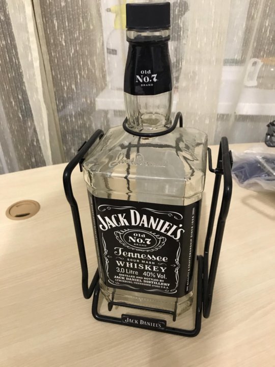 Бутылка виски литр. Большая бутылка Jack виски Джек Дэниэлс. Бутылка Джек Дэниэлс 0.7. Размеры бутылки виски Джек Дэниэлс 0.5. Виски Джек Дэниэлс 1л.