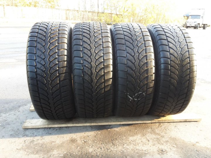 Bridgestone blizzak vrx 205/55 r16. Bridgestone 205/55 r16 зима. Бриджстоун близак 205/55/16 зимние. Резина 205/55 r16 bridgestone blizzak. Bridgestone blizzak runflat.