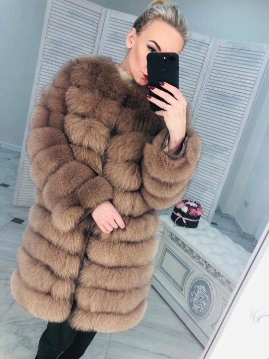 Мех и кружево. Норковая шуба цвет махагон. Красивые шубы. Шуба на вешалке. Плакат шубы.