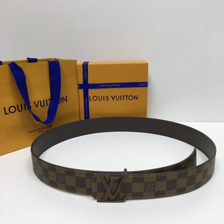 Песня она снимет с меня ремень луиви. Ремень Louis Vuitton реплика. Луи Виттон ремень мужской. Луи Виттон ремень женский. Ремень lv оригинал