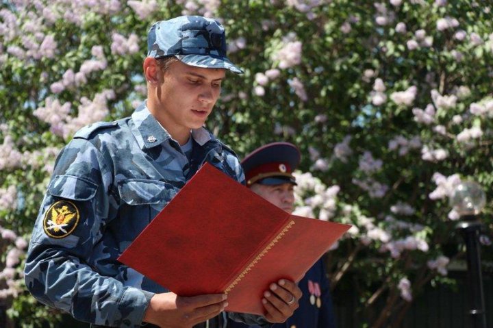 Сотрудник уголовно исполнительной. Сотрудник УИС. Молодые сотрудники УИС. Сотрудники уголовно-исполнительной системы. Младший инспектор ГУФСИН.