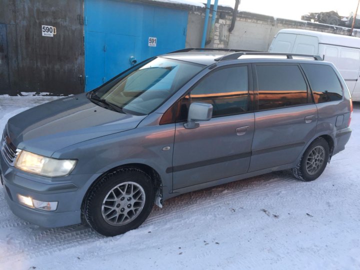 Спейс вагон 2000. Mitsubishi Space Wagon 2002 года.