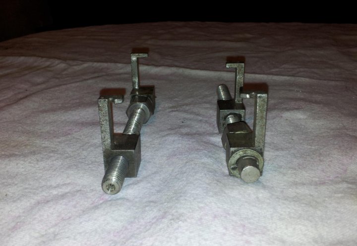 Съемник задних тормозных колодок – купить в Москве, цена 500 руб., дата ...