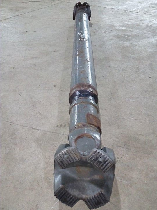 Фланец кардана вольво fh12. Кардан вольво хс90. Фланец кардана вольво fh12. Кардан межосевой вольво fm13. 1067754 карданный вал.