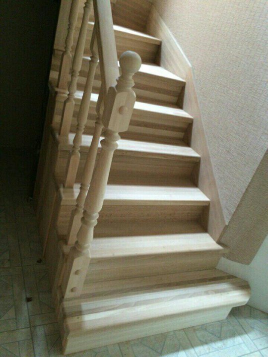 Купить лестницу курск. Клееное дерево лестница. Лестницы в Курске.