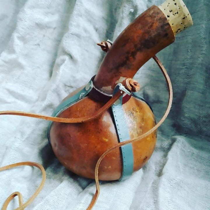 бутылочная тыква горлянка лагенария посудная тыква. фляга из тыквы. фляга из тыквы. фляжка из тыквы. горлянка для сакэ.