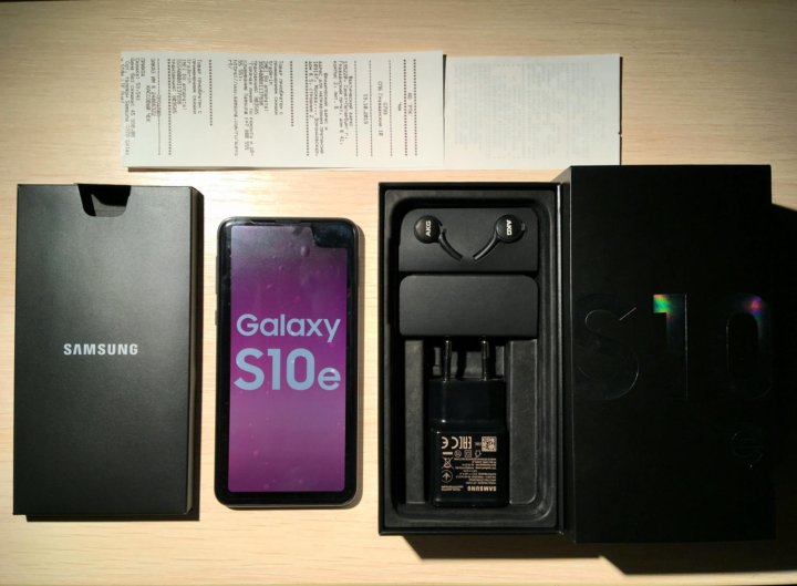 Samsung s24 ultra onyx black. Samsung Galaxy s10e черный.