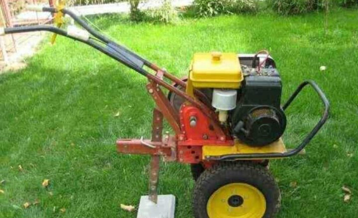 Мотоблок каскад какое масло. Масло в двигатель мотоблока лифан. Уровень масла в редукторе мотоблока каскад. Мотоблок мб1 луч двигатель лифан. 5 л.