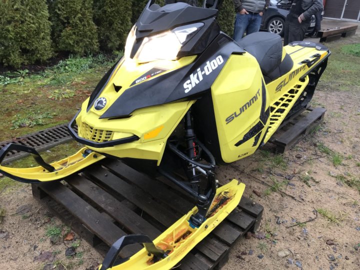 Brp 2016. Brp ski-doo 800. ski doo summit 800. brp ski-doo summit. снегоход brp ski-doo summit 800.