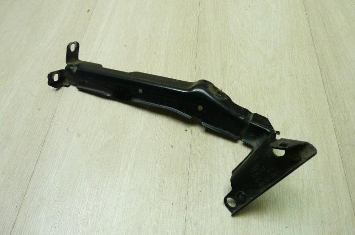 кронштейн крыла левый на хендай солярис. кронштейн крыла хендай солярис. кронштейн крыла левый на хендай солярис. кронштейн крепления правого переднего крыла солярис 1. кронштейн крыла передний левый.