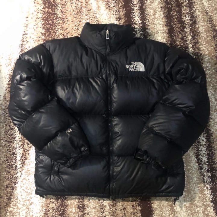 Пуховик 700. Пуховик the North face 700 черный. TNF 700 оригинал. Пуховик TNF черный глянцевый. Пуховик TNF глянец.