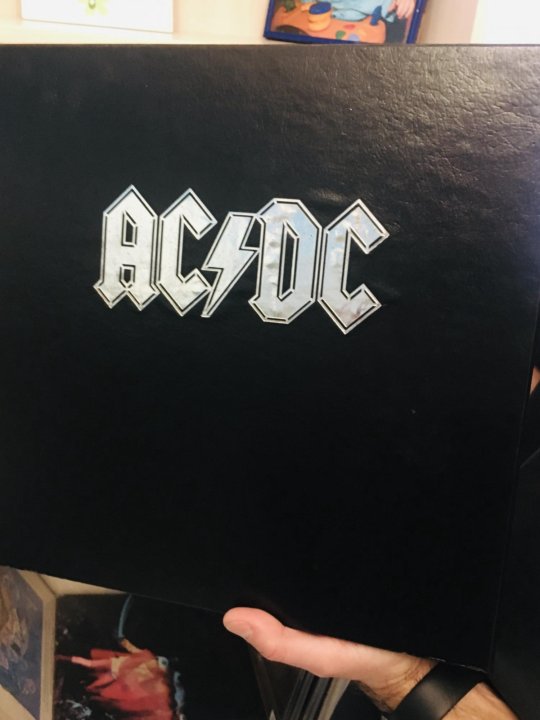 Ac dc lp. Винил AC DC. AC DC 2003. AC/DC Fly on the Wall 1985. AC DC Fly on the Wall обложка.