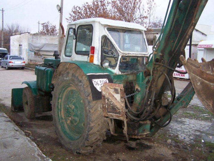 Трактор экскаватор б у авито. Экскаватор на базе юмз. каток на базе юмз 6.