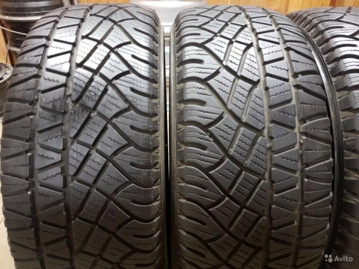 Резина r17 255 55. Michelin Latitude Cross. Мишлен Латитьюд кросс. Зимние шины Мишлен Тойота рав 4 Latitude. Michelin Latitude Cross фото.