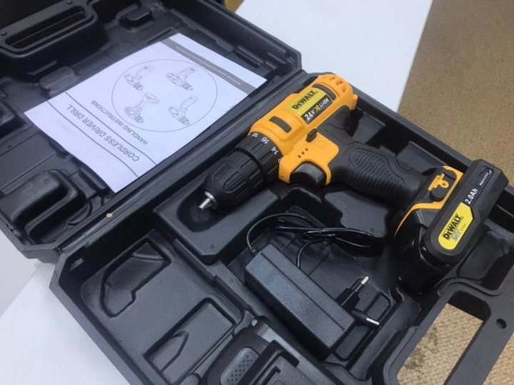 Деволт 24 вольта. Шуруповёрт DEWALT 24v. DEWALT шуруповерт 24 вольта. Шуруповерт DEWALT 24v ударный. Шуруповерт DEWALT 24v набор.