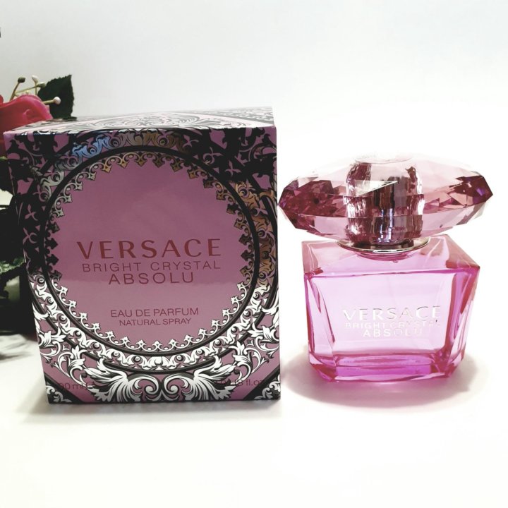 Versace versense красивое фото. Бутик версаче. Versace - crystal noir edt 90ml. Versace bright crystal синий. Versace versace белая 100ml edp test.