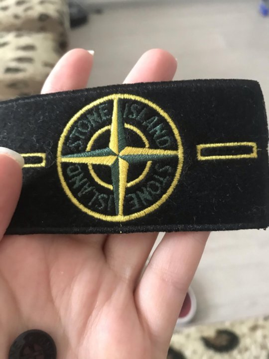 Нашивка island. Нашивка Stone Island. Шеврон Stone Island. Стоун Айленд нашивка. Стон Айленд черно белый нашивка.