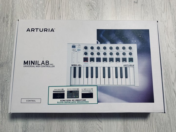 Arturia minilab mk3. Arturia minilab 3. Midi клавиатура minilab 3 Doctor head. Arturia minilab 3 комплектация.