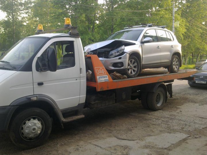 Эвакуатор белебей. Эвакуатор 2103. Эвакуатор сим. Эвакуатор исузу. Закрытый автовоз.