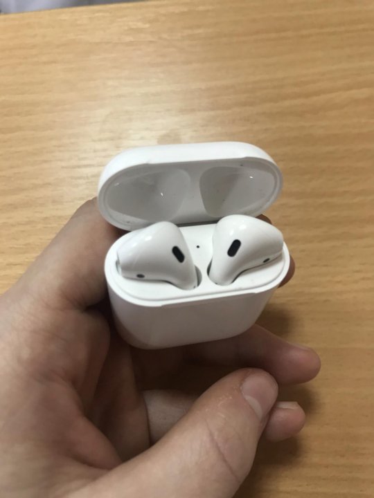 Оригинальный кейс airpods. Аирподс 2 без беспроводной. Оригинальный кейс AIRPODS 2 внутри. AIRPODS Pro оригинал без кейса. AIRPODS 1 артикул кейса оригинал.