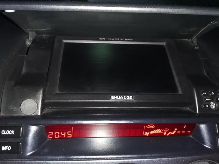 Экран мазда 6. Выдвижной монитор Мазда 6 gg. Штатный монитор Мазда 6 gg. Дисплей Мазда 3 дорестайл. Штатный монитор Mazda MPV 2004.