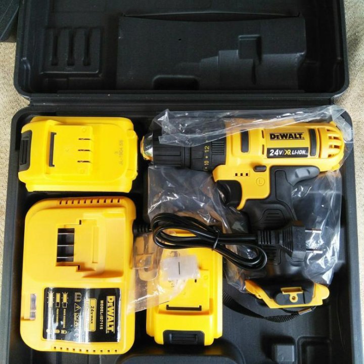 Деволт 24 вольта. DEWALT 24v. Шуруповёрт DEWALT 24v. Шуруповерт ДЕВОЛТ DCD 771 a901. Шуруповёрт ДЕВОЛТ 24 вольта.