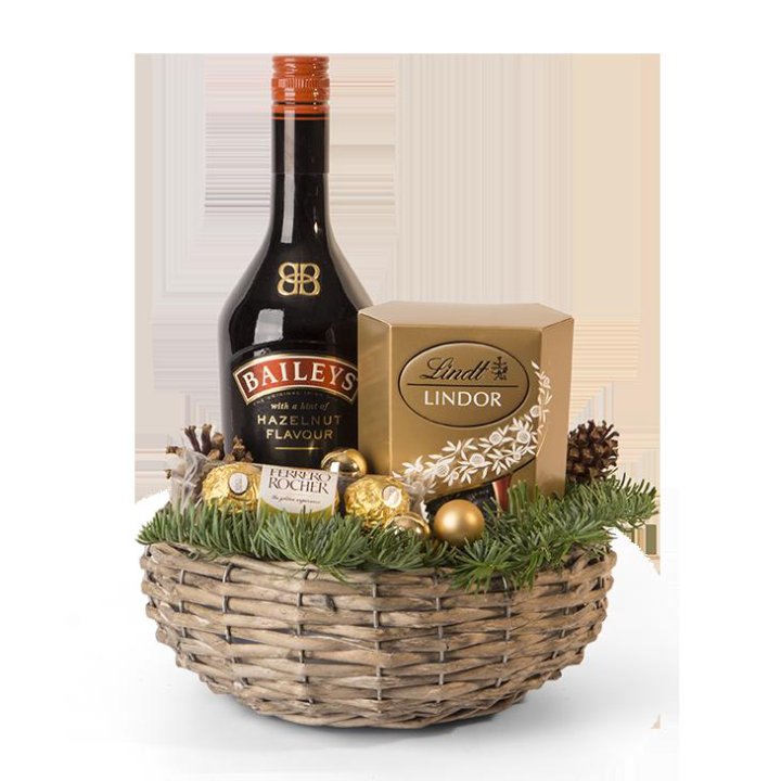 Набор для ликера. Бейлиз подарочный набор. Подарочный набор для ликера. Подарочный набор ликеров. Подарочная корзина с бейлиз.