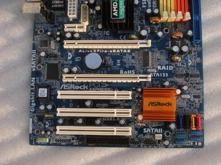 Dual channel ddr2. ASROCK fsbighz DDR II 800 Socket am2. ASROCK 775xfire-esata2. Fsbighz Dual channel ddr2 800. ASROCK fsbighz.