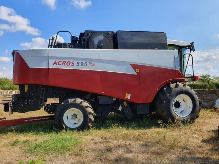 Комбайн рсм 152 acros 595. РСМ-152 Acros-595 Plus. Комбайн Acros 595 Plus. Комбайн зерноуборочный РСМ-152 "Acros-595 Plus". Комбайн Ростсельмаш 595.