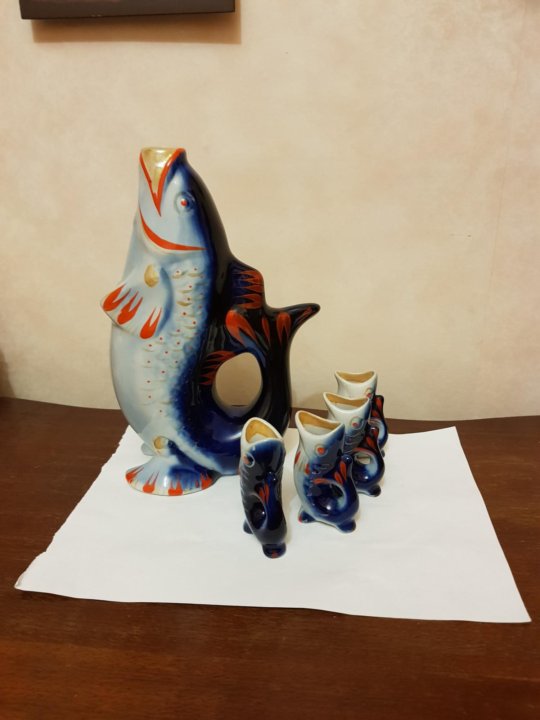 Фарфоровый графин-штоф "рыба с рыбками". Кувшин с рыбками. Кувшин рыба коричневый. Кувшин рыба с рыбками. Рыба кувшин.