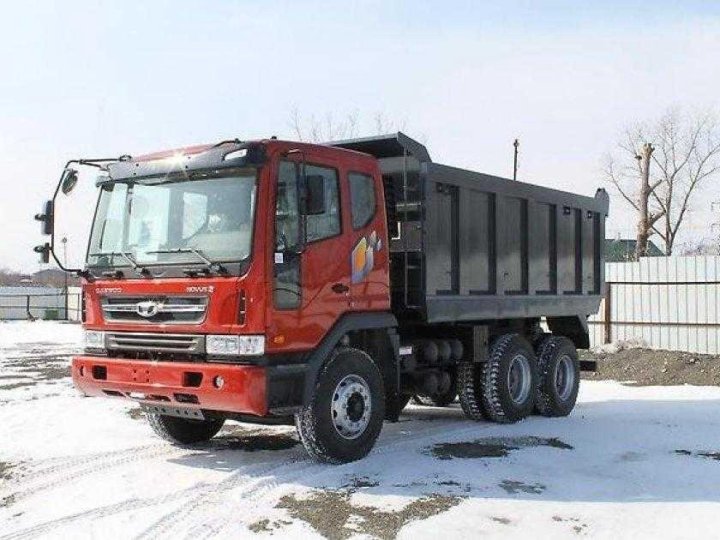 Водитель самосвал приморский край. Самосвал Daewoo Ultra. Самосвал Дэу 6х4. Корейские самосвалы. Корейские самосвалы 30 тонн.