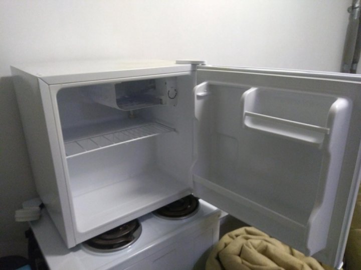 Бирюса б 50. Холодильник Бирюса 50. Мини холодильник Бирюса 50. Холодильник Бирюса 50/м50. Маленький холодильник Бирюса 50.