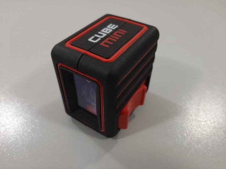 Ada cube mini professional. Лазерный уровень Cube Mini. Лазерный уровень ada Kube 3 разборка. Какого размера магнит кольцо в лазерном уровне ada Cube.