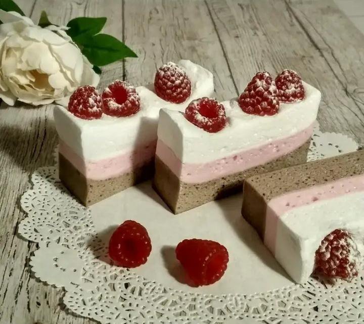 Мыло малина ручной работы