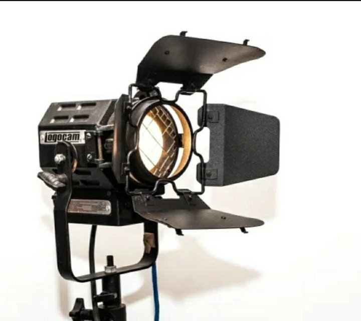 Осветитель установка. Logocam Fresnel 300. Logocam CL-102 S. Logocam wp-300.