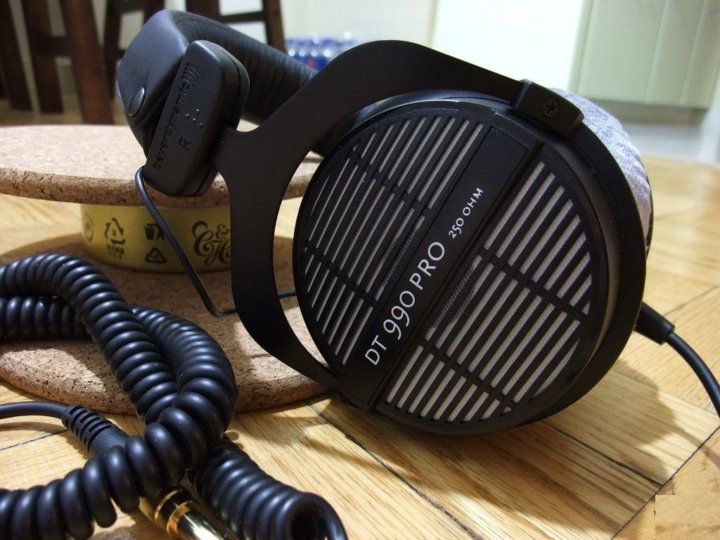 Dt 990 pro. Beyerdynamic DT 330. Beyerdynamic DT 990 без Pro. Beyerdynamic DT 990 Pro коробка. Superlux HD 990.