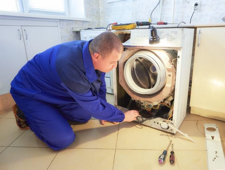 Ремонт стиральных машин на дому аристон москва. Починить машину. Electrolux EWS 1105. Стиральная машинка в частный дом без проведения водопровода. Бесплатная диагностика