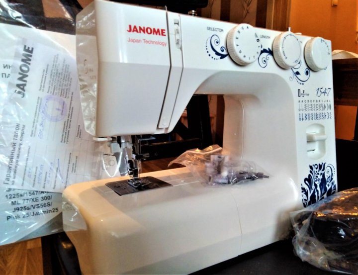 Швейная машина janome 1547. Janome 1547 петляет машинка. Фиксатор подъема лапки машинки Janome 2041s. Janome 1547 разбор.