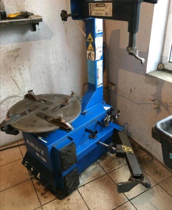 Шиномонтажный станок m-201вр1 ae&t. Расход воздуха шиномонтажного станка. Станок шиномонтажный 14-56" 380в ae&t. Шиномонтажный станок ae t. Шиномонтажный станок м-209вр1р2.