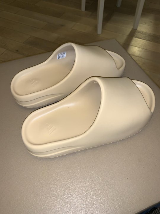 ivory yeezy slides