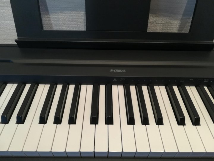 Пианино yamaha p 45b. Ямаха п45. Подставка под пианино p-45b. P-45b.