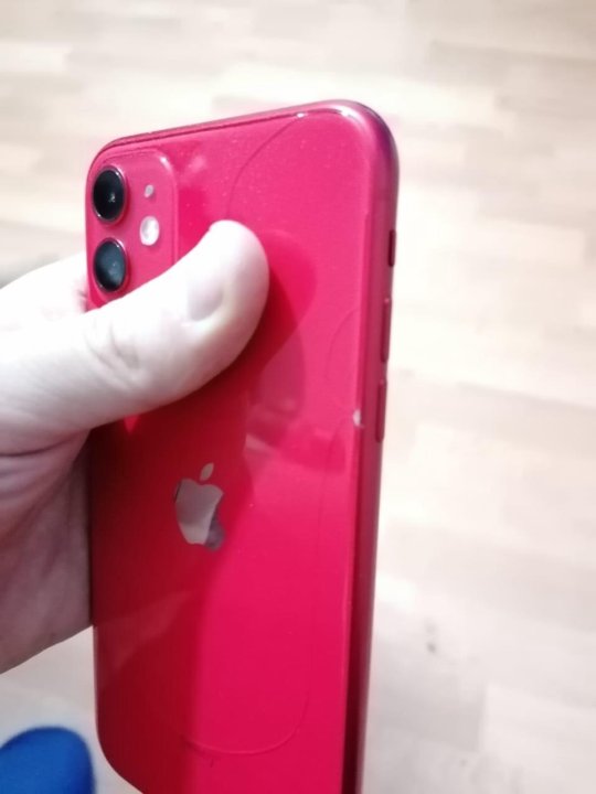 Iphone 11 product red