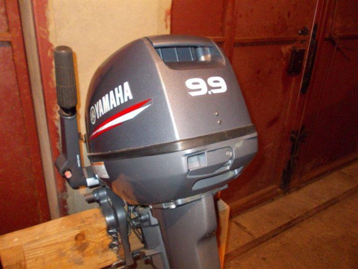 Мотор рыбалки. Ямаха 9.9. Мотор Yamaha 9.9. Yamaha 9.9 2-х тактный. Лодочный мотор Ямаха 9.9.